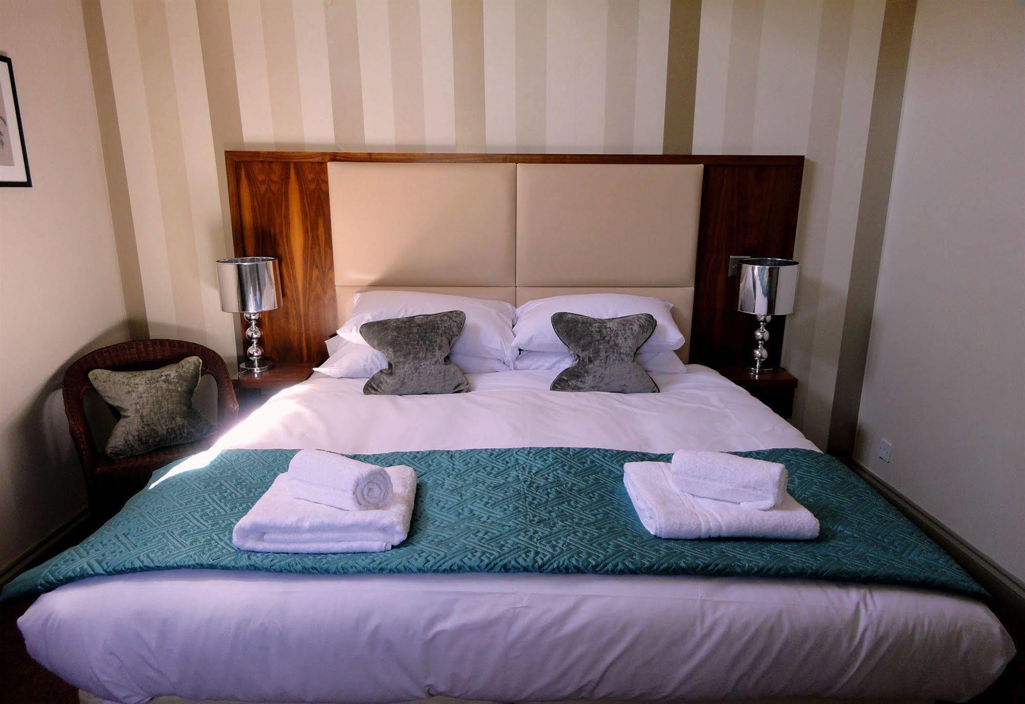 The Cherry Tree Inn Henley-on-Thames Esterno foto